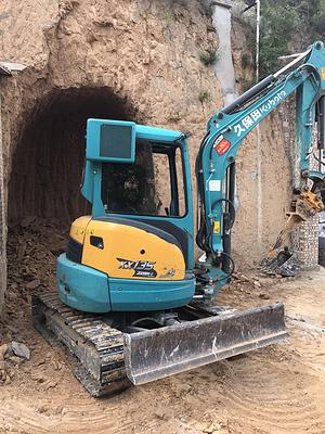 鄭州鐵甲聯盟 高效勾機租賃與貨物裝卸的一站式解決方案